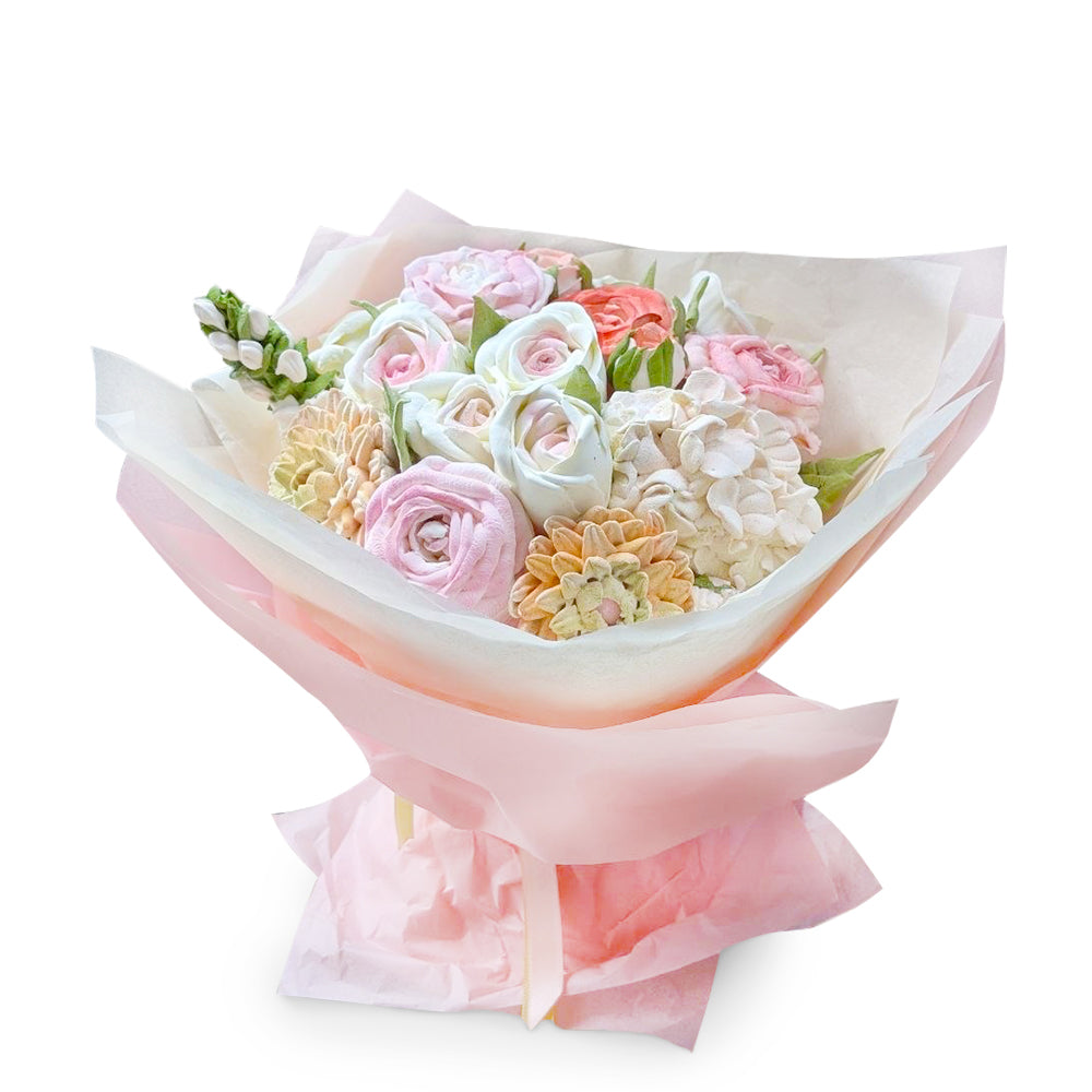 Zarter Marshmallow-Strauß mit Rosen, ⌀22 cm