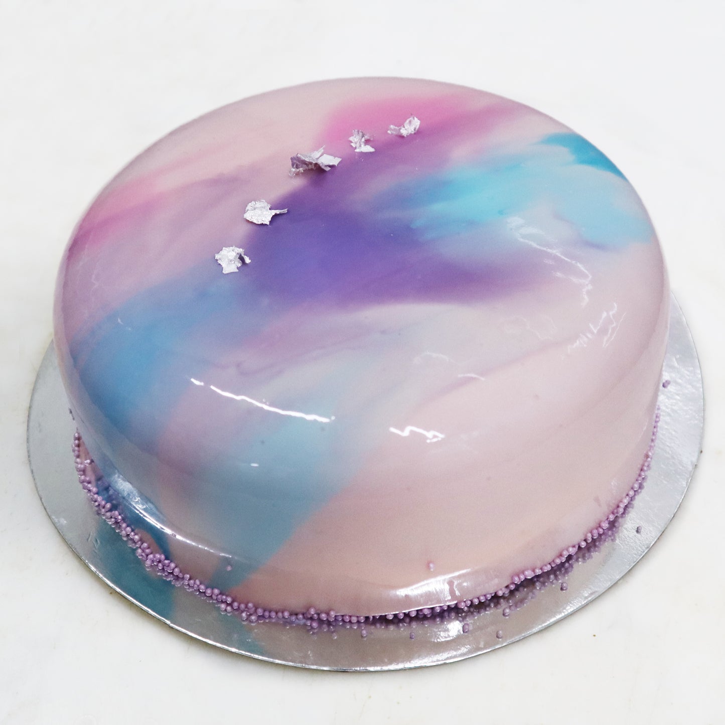 kleine Eistorte mit Spiegelglasur